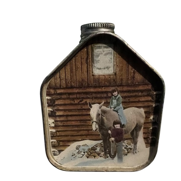 Vintage Maple Syrup Tin with Cabin Design - Picture 2 of 4